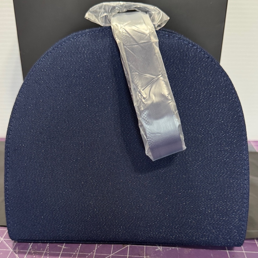 Georgio Armani Navy Evening Clutch - Picture 4 of 10